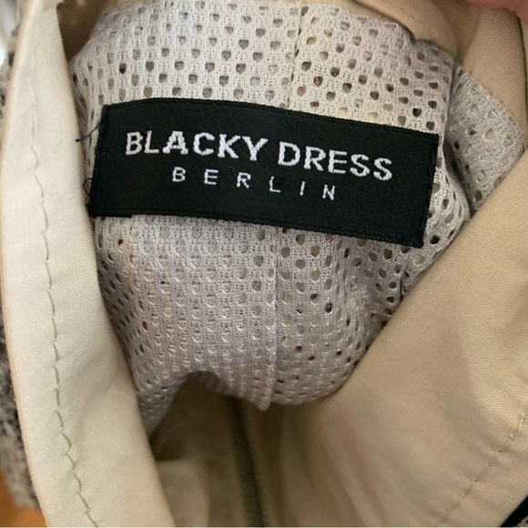 Blacky Dress Berlin Faux Snakeskin Cropped Blazer - Picture 10 of 15